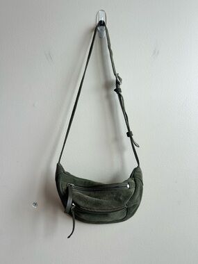 Urban Outfitters Green Leather Crossbody Belt Bag Adjustable Strap